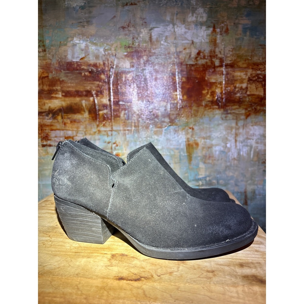 Born Kerri Black Suede Ankle Booties V-Cut Block Heel Back Zip F14209 Womens 8M - Picture 4 of 8